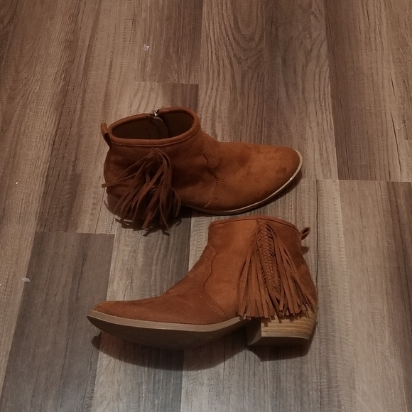 boots - Picture 2 of 2